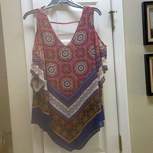 Cold shoulder spring top